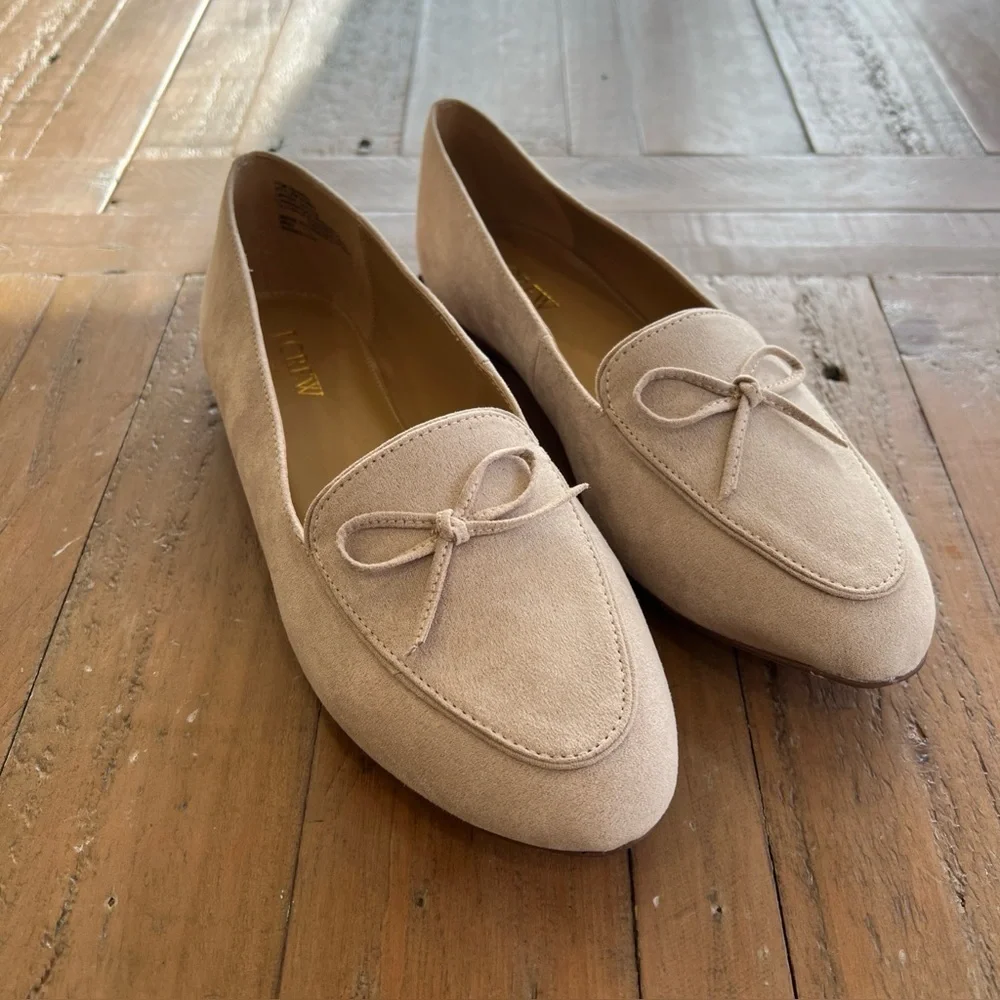 J.crew sand suede bow loafers flats academia almond toe casual women’s 8 NWOB